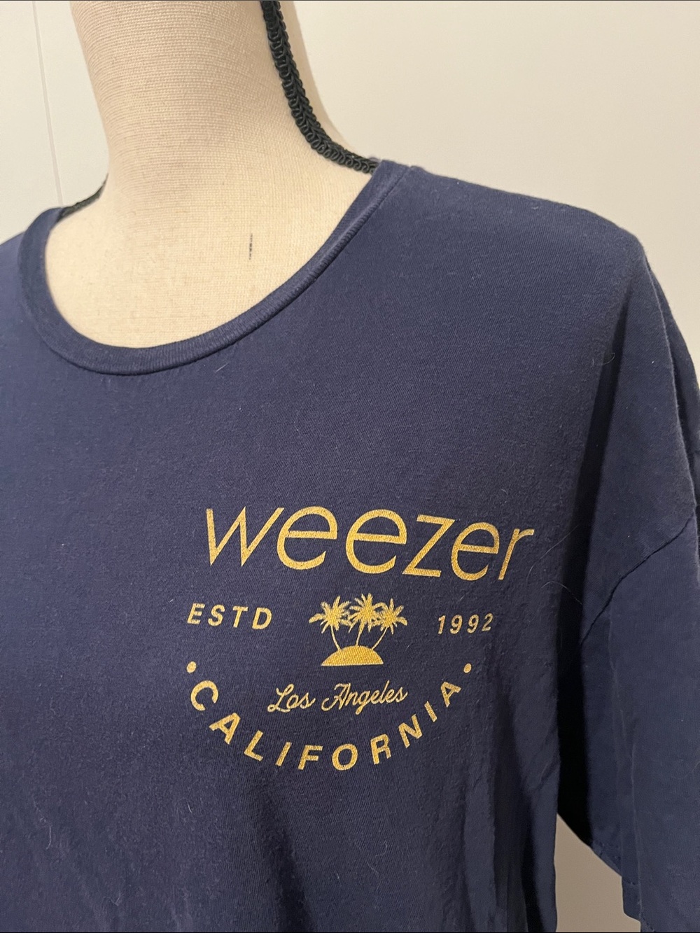 Weezer Band Music Los Angeles California Graphic T-Shirt Concert - Picture 3 of 8
